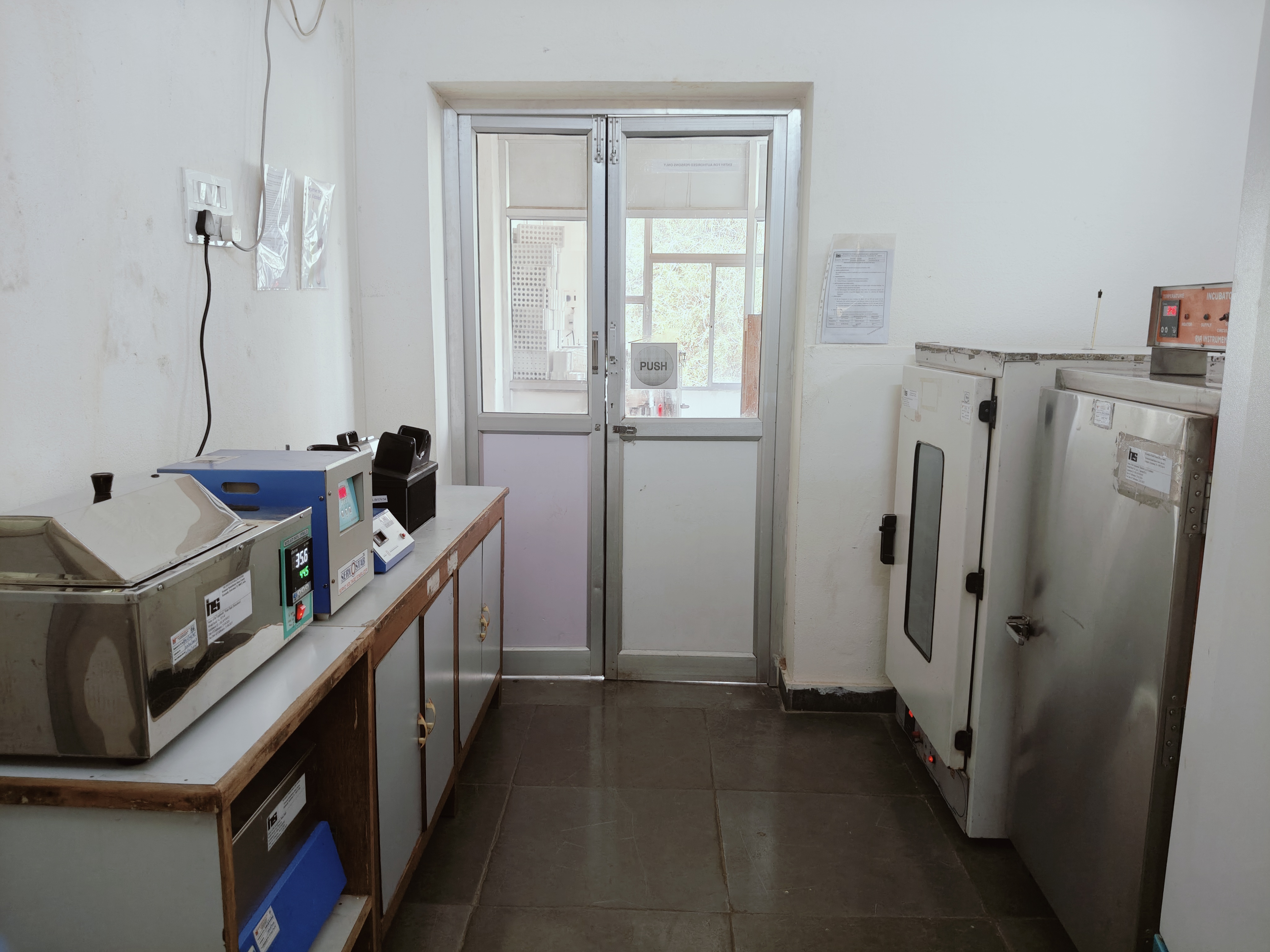Photo showing another view of the incubation room