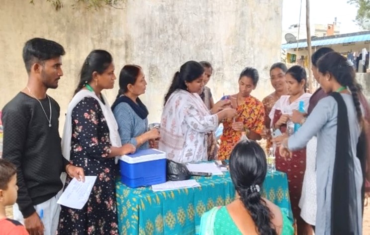 Photo showing demonstration of RC testing at Gandhi Nagar